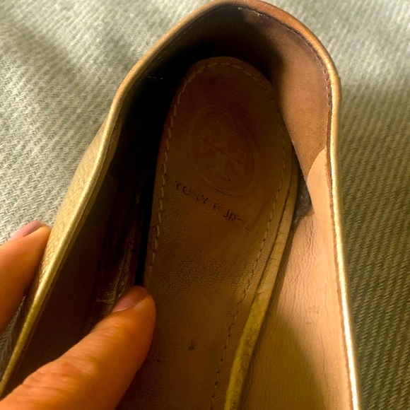 Tory Burch Metallic Gold Leather Ballet Flats With Gold Logo Size 7. - Picture 5 of 9